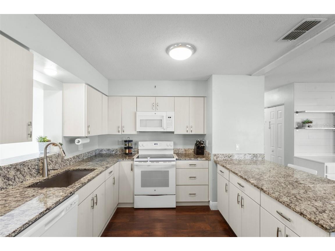 4404 55th Ave Drive E Bradenton FL 34203 A4674617 image11