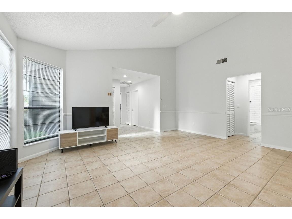 4404 Oak Harbor Drive #42A Tampa FL 33613 TB8416373 image3
