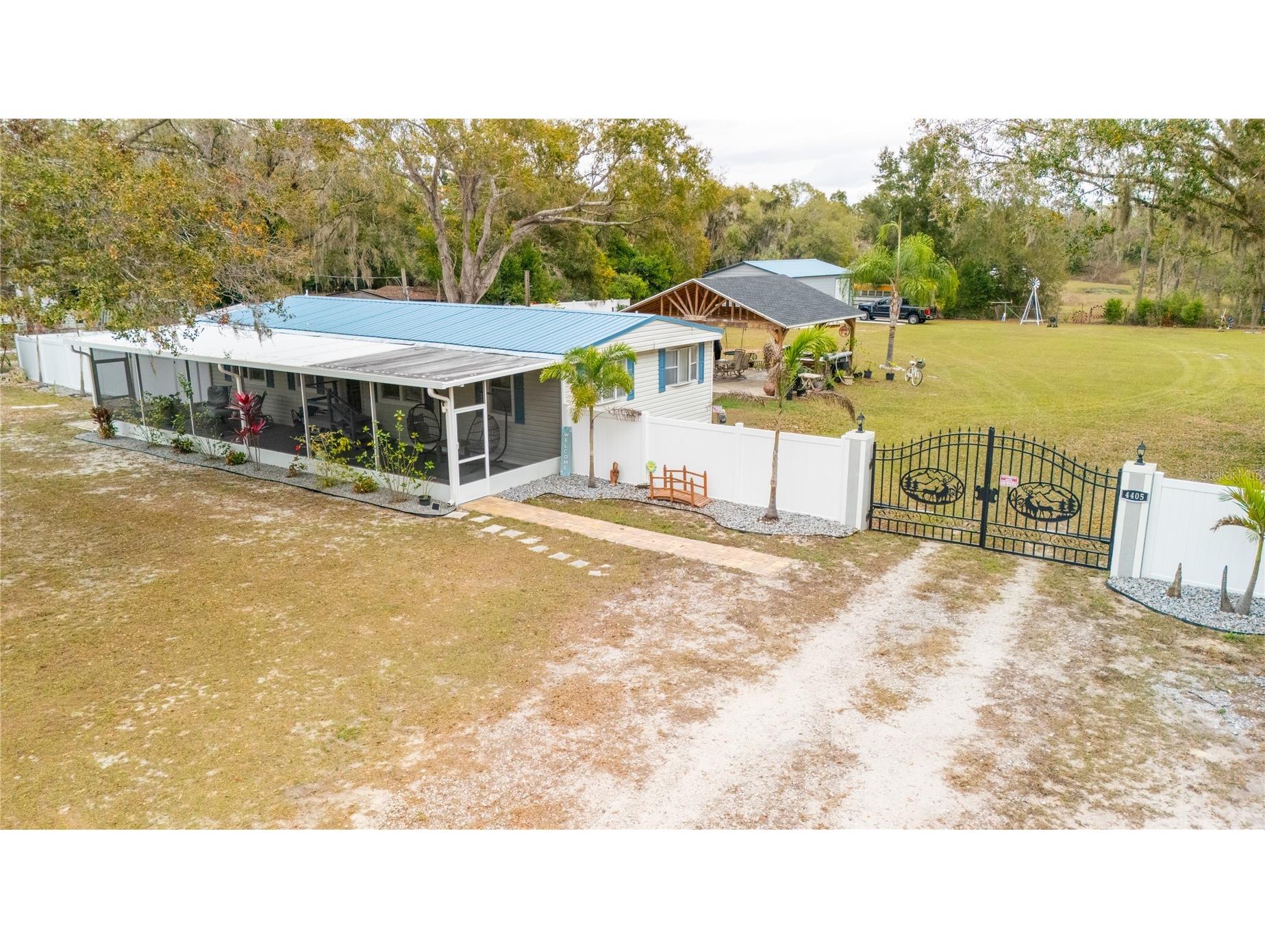 4405 Loma Vista Drive Valrico FL 33596 TB8459151 image1