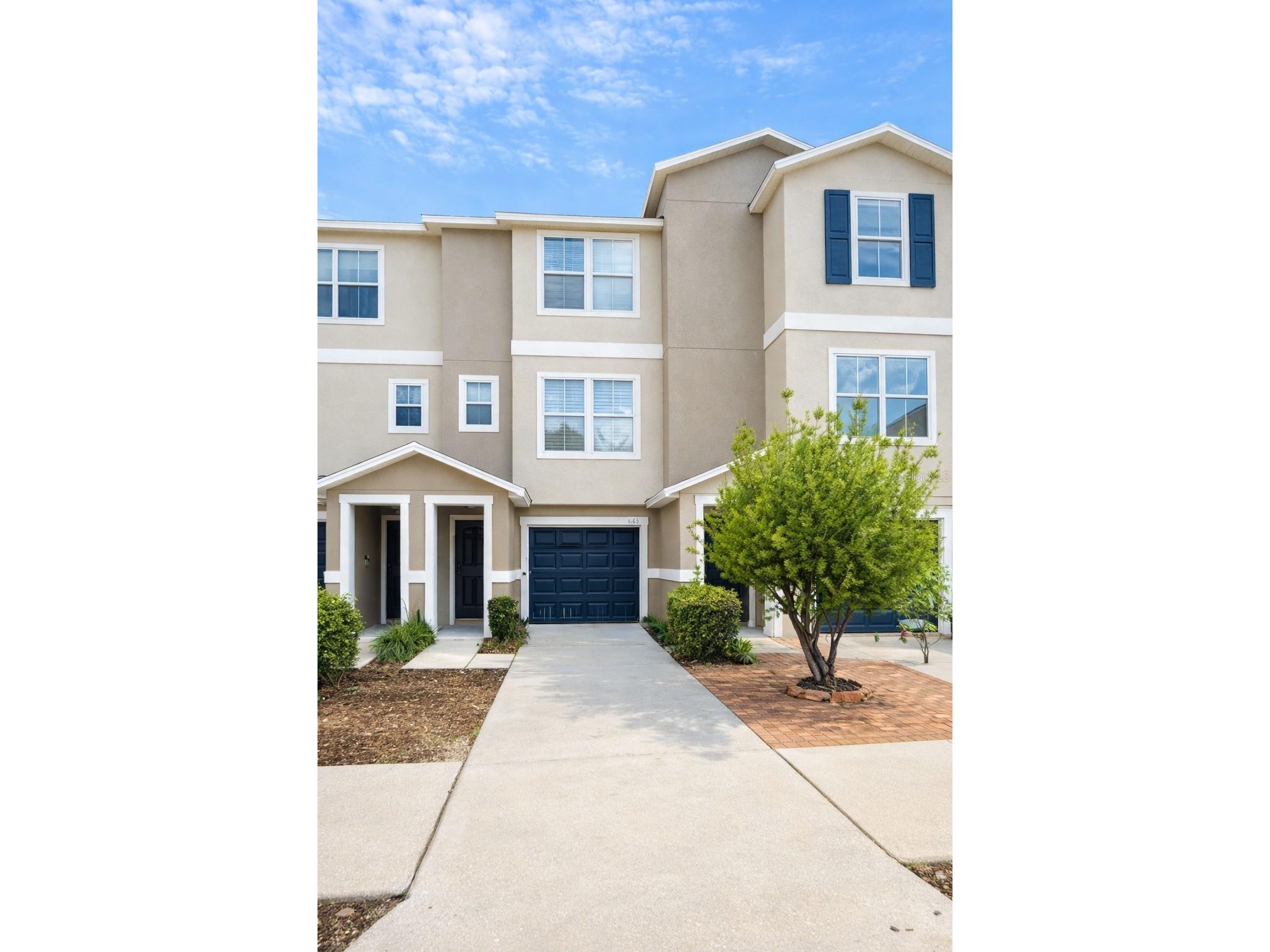 4407 Tuscan Loon Drive Tampa FL 33619 V4946831 image1
