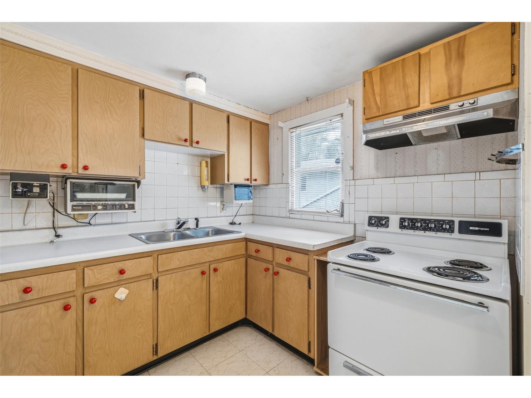 4408 W Elm Street Tampa FL 33614 TB8527483 image9