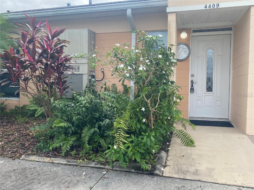 4409 Club Circle Lake Wales FL 33898 - LAKE WALK-IN-WATER P4936869 image1