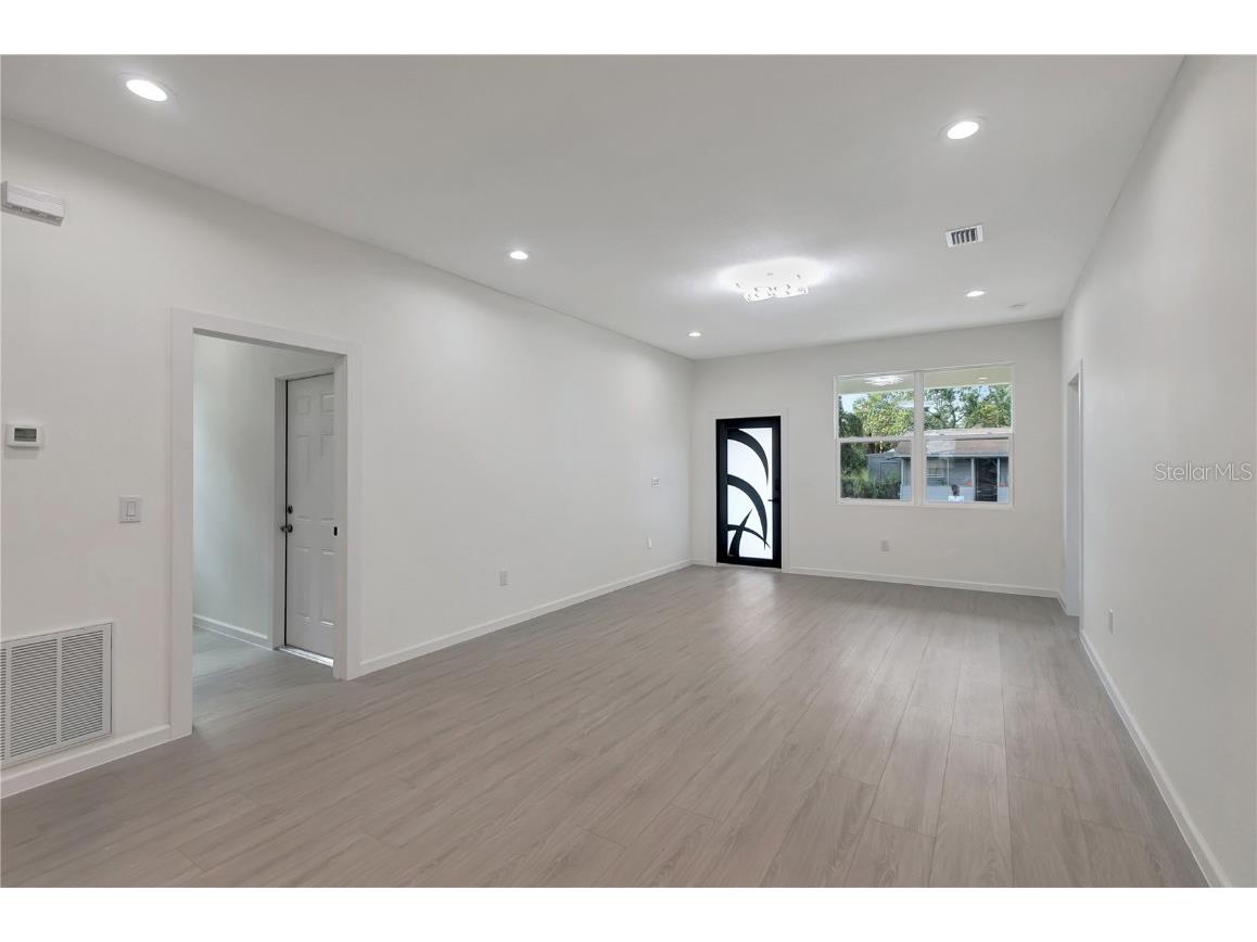 4409 N Troy Street Tampa FL 33610 TB8449147 image5