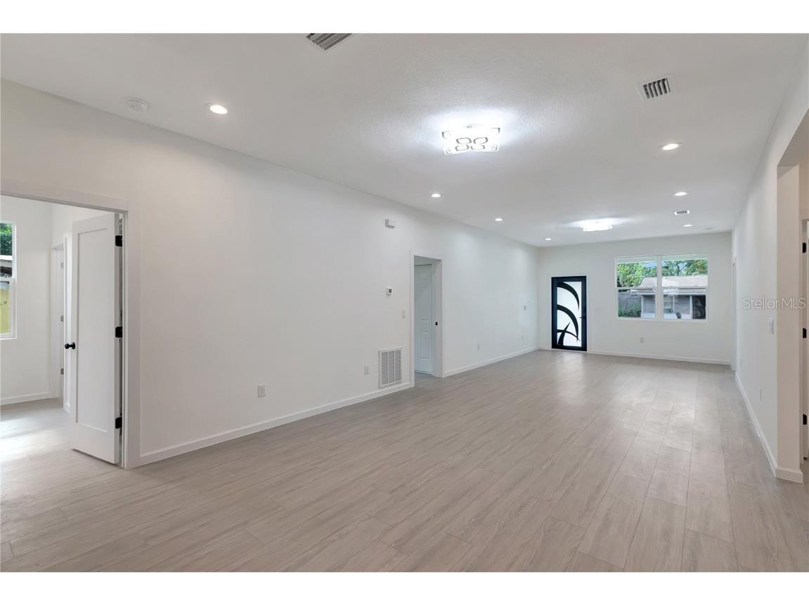 4409 N Troy Street Tampa FL 33610 TB8449147 image7