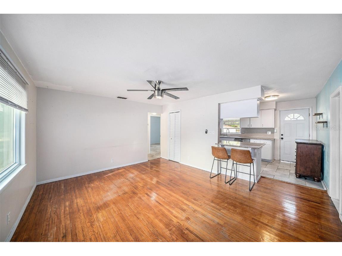 441 40th Avenue NE Saint Petersburg FL 33703 TB8452836 image4