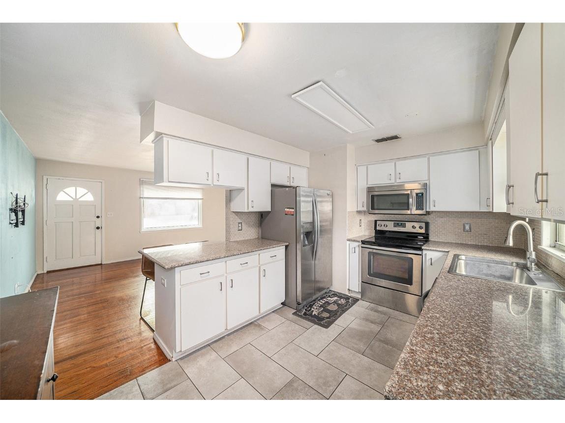 441 40th Avenue NE Saint Petersburg FL 33703 TB8452836 image7