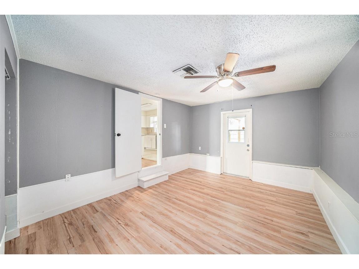 441 40th Avenue NE Saint Petersburg FL 33703 TB8452836 image9