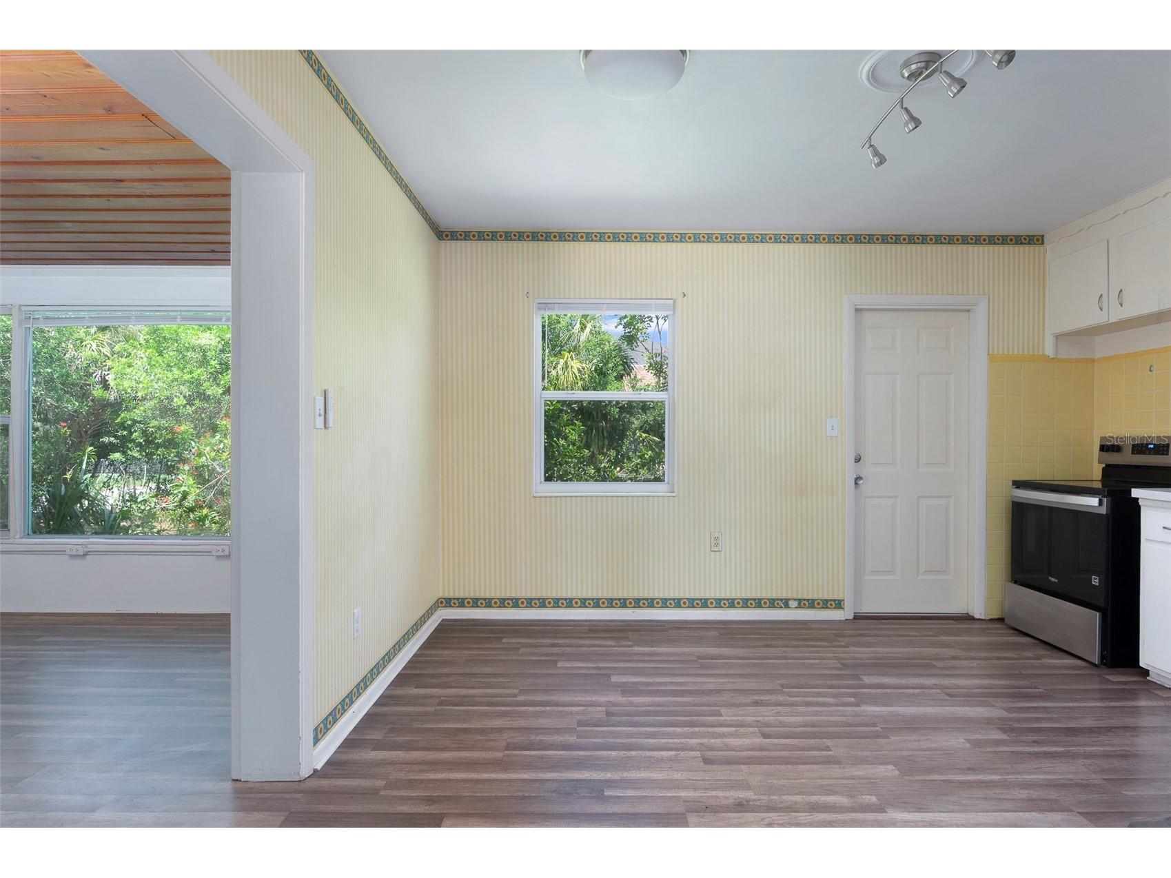 441 57th Street N Saint Petersburg FL 33710 TB8513563 image9