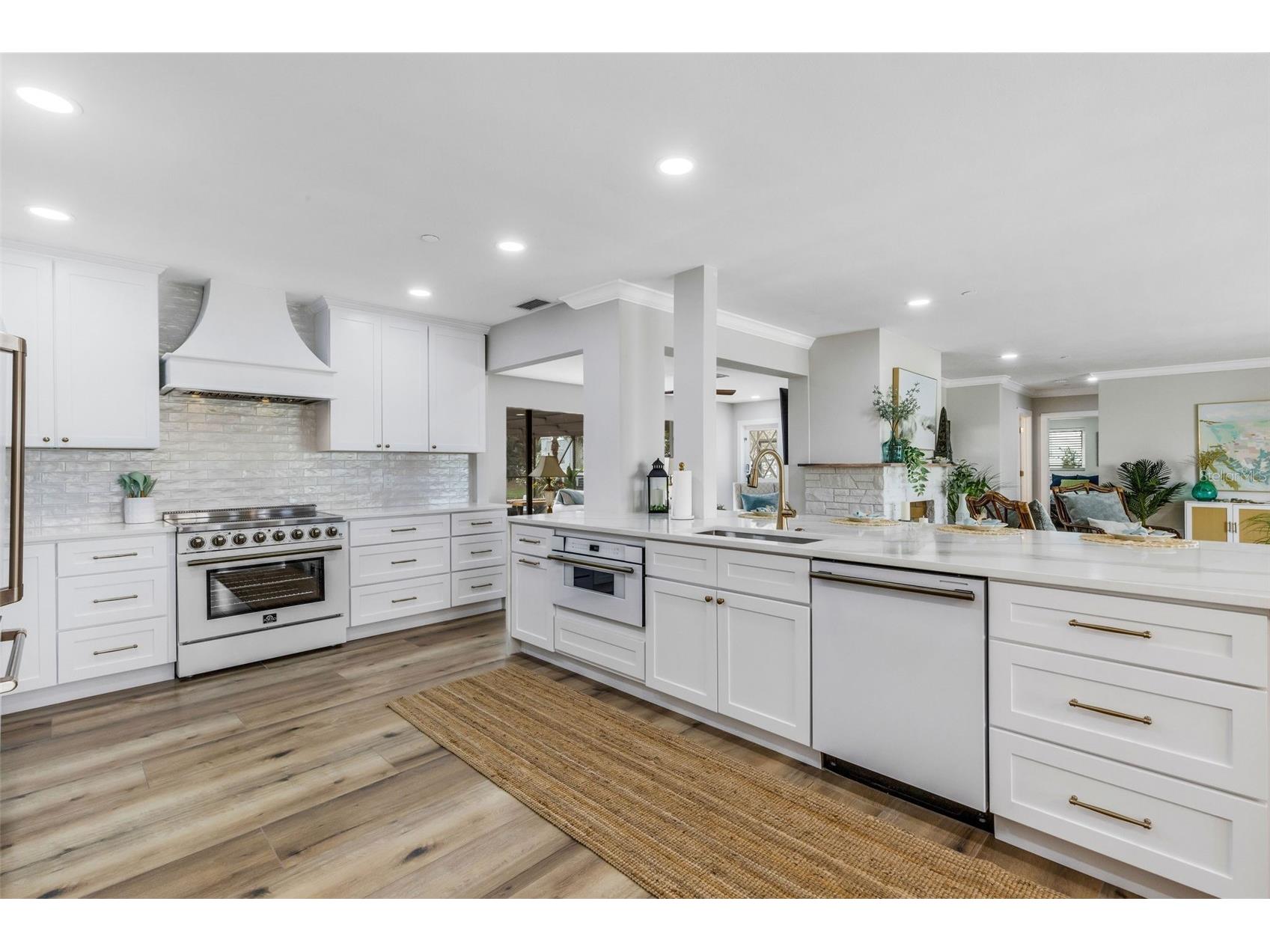 441 Bayshore Drive Venice FL 34285 - ROBERTS BAY TB8487580 image3