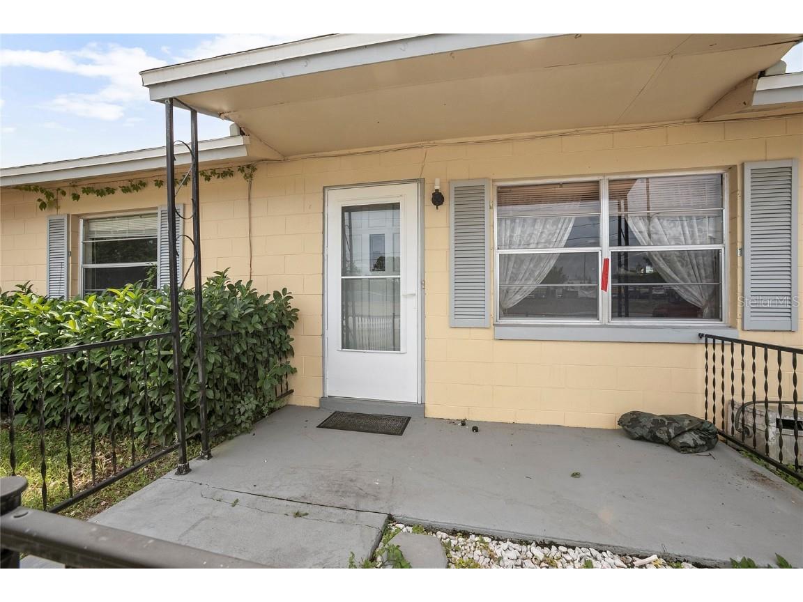 441 E Kicklighter Road Lake Helen FL 32744 V4942331 image1