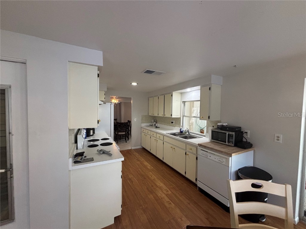 4411 Dolphin Lane Palmetto FL 34221 A4650694 image6