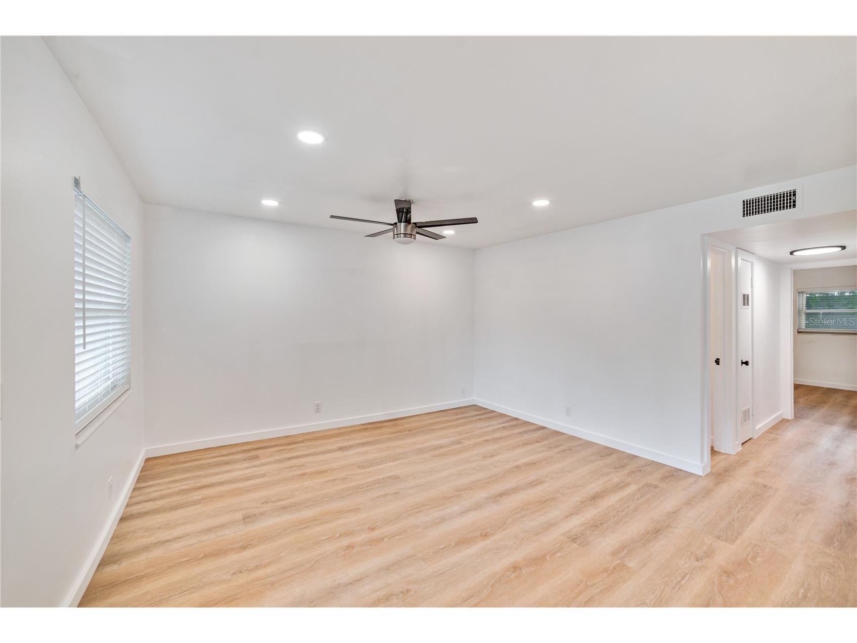 4413 W Rogers Avenue Tampa FL 33611 TB8494943 image4