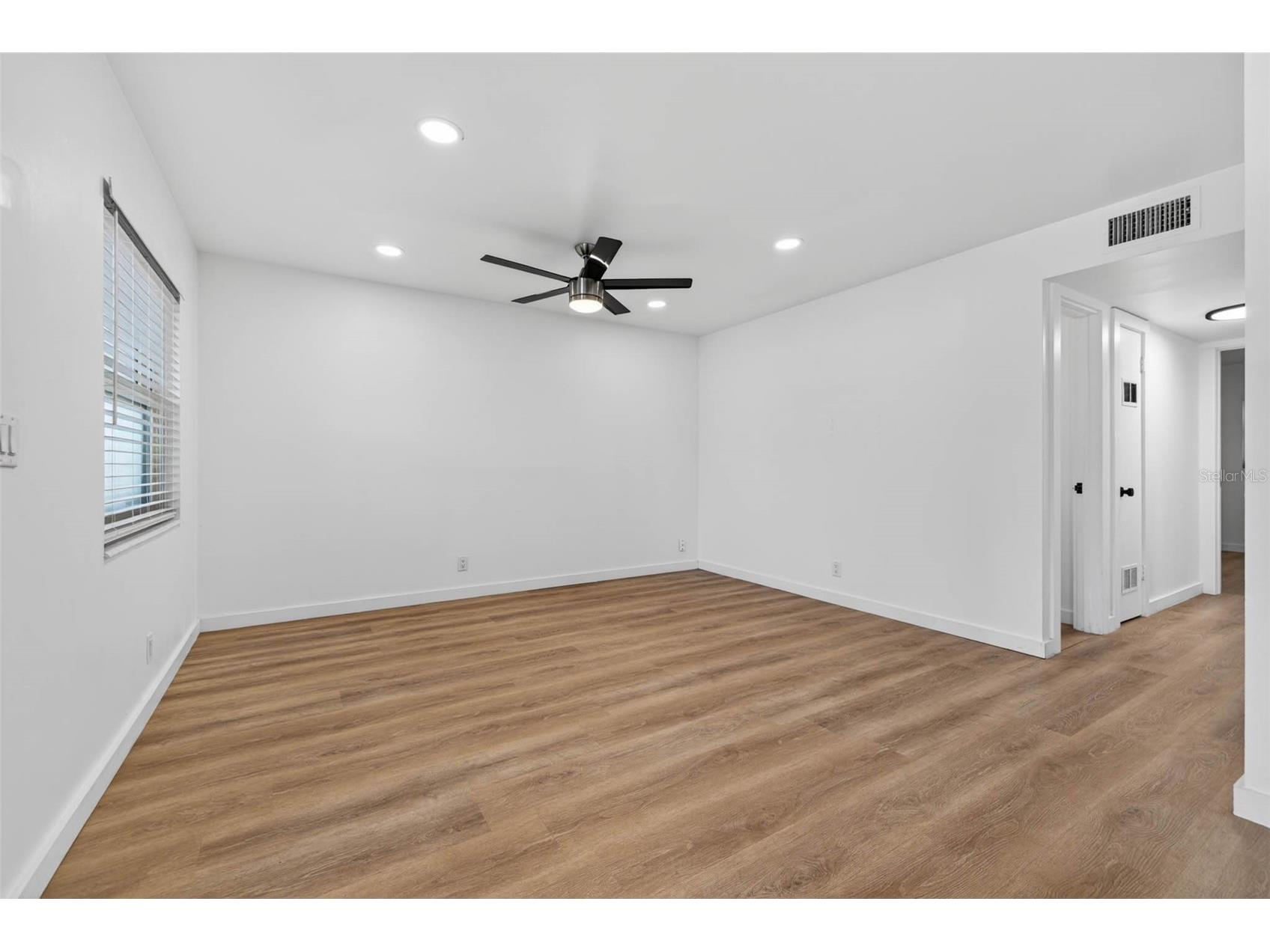 4413 W Rogers Avenue Tampa FL 33611 TB8501073 image2