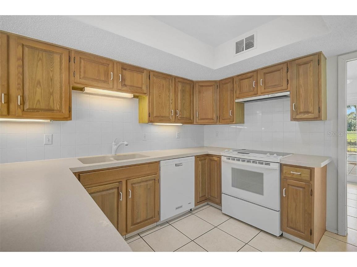 4414 La Jolla Drive #0 Bradenton FL 34210 A4671810 image9