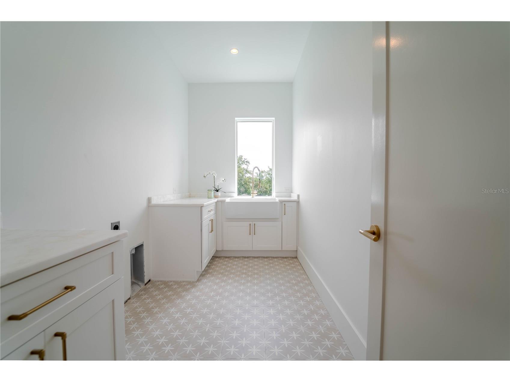 4414 W Lawn Avenue Tampa FL 33611 TB8498692 image60