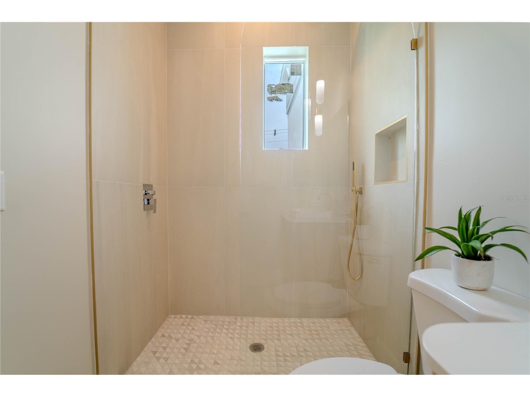4414 W Lawn Avenue Tampa FL 33611 TB8498692 image85