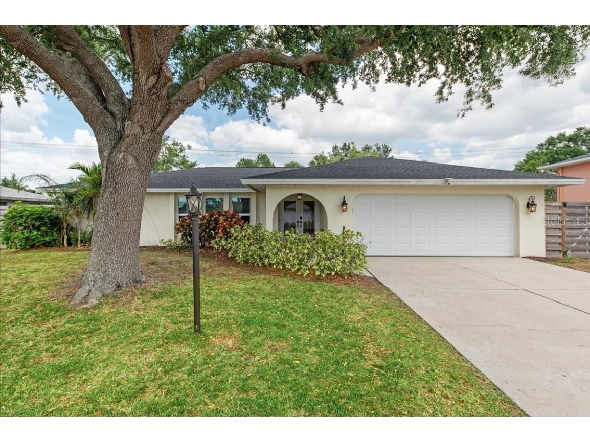 4415 Charing Cross Road Sarasota FL 34241 A4650658 image1