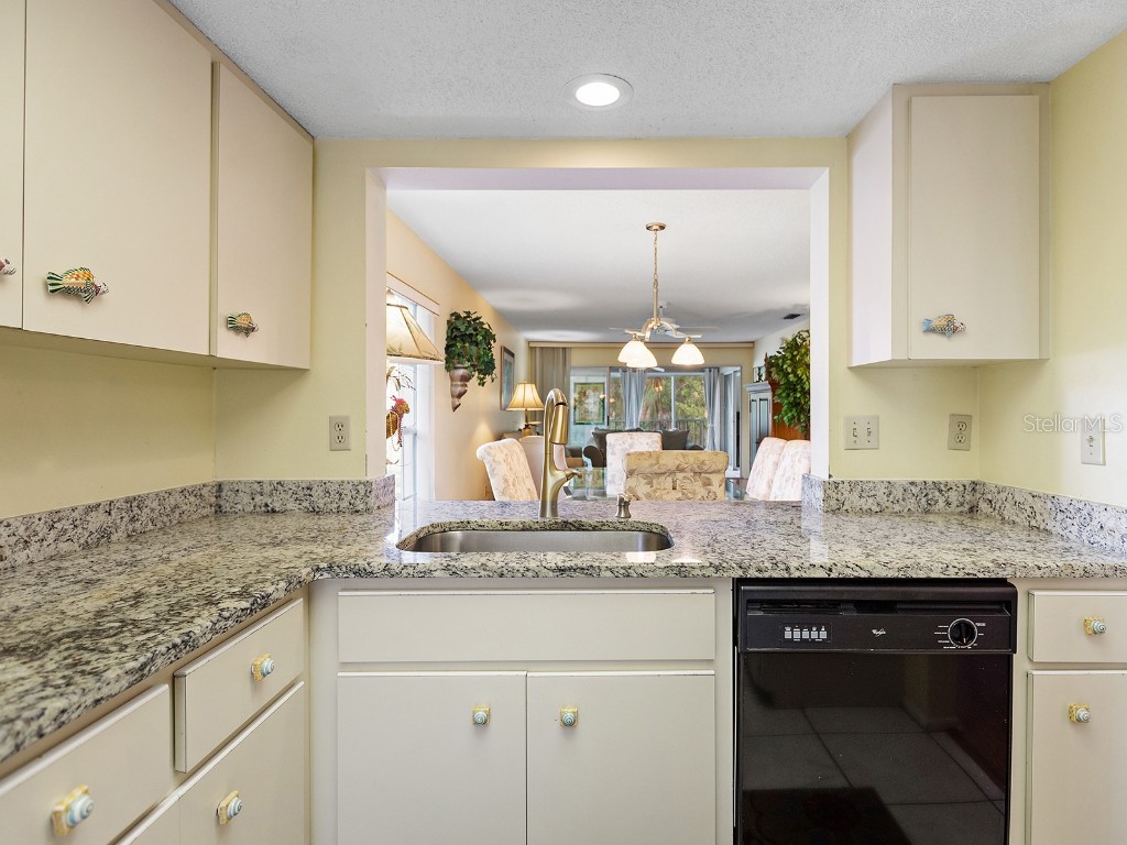 4415 Longmeadow #44 Sarasota FL 34235 A4671894 image9