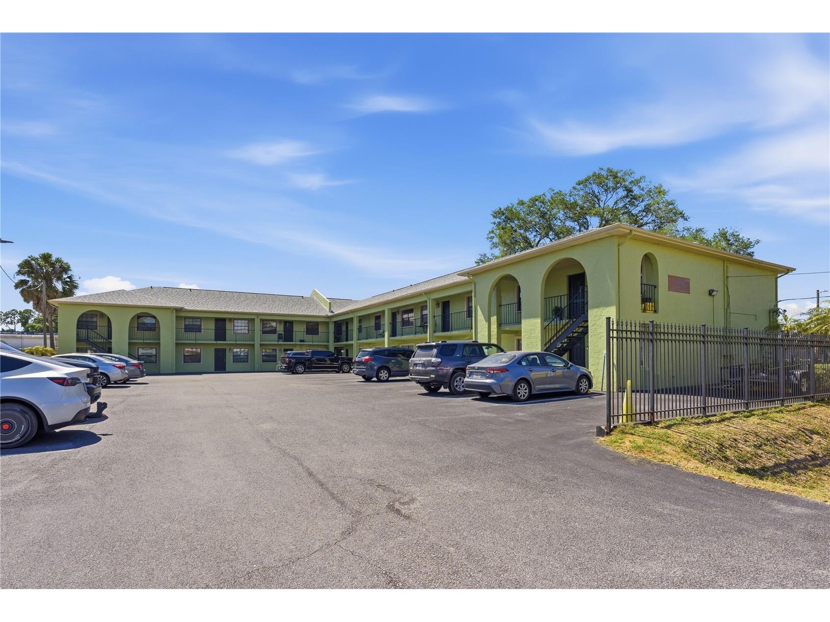 4416 N Clark Avenue #13 Tampa FL 33614 TB8509534 image1