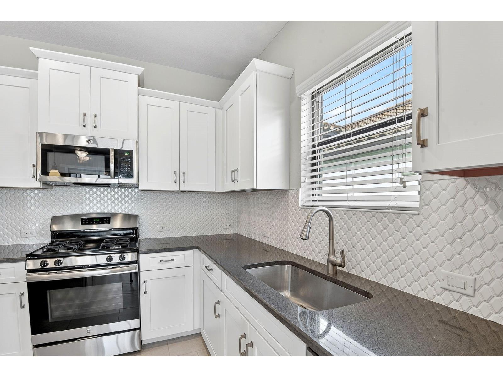 4417 Amalfi Avenue Sarasota FL 34243 A4692042 image34