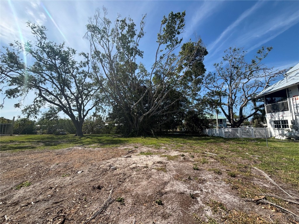 4417 Dolphin Lane Palmetto FL 34221 A4649640 image3