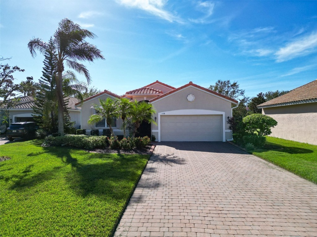 4418 65th Terrace E Sarasota FL 34243 A4629540 image1