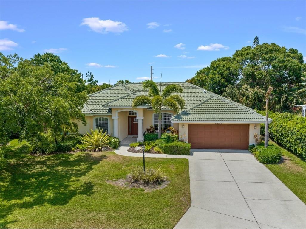 4418 Golden Lake Drive Sarasota FL 34233 A4571002 image1