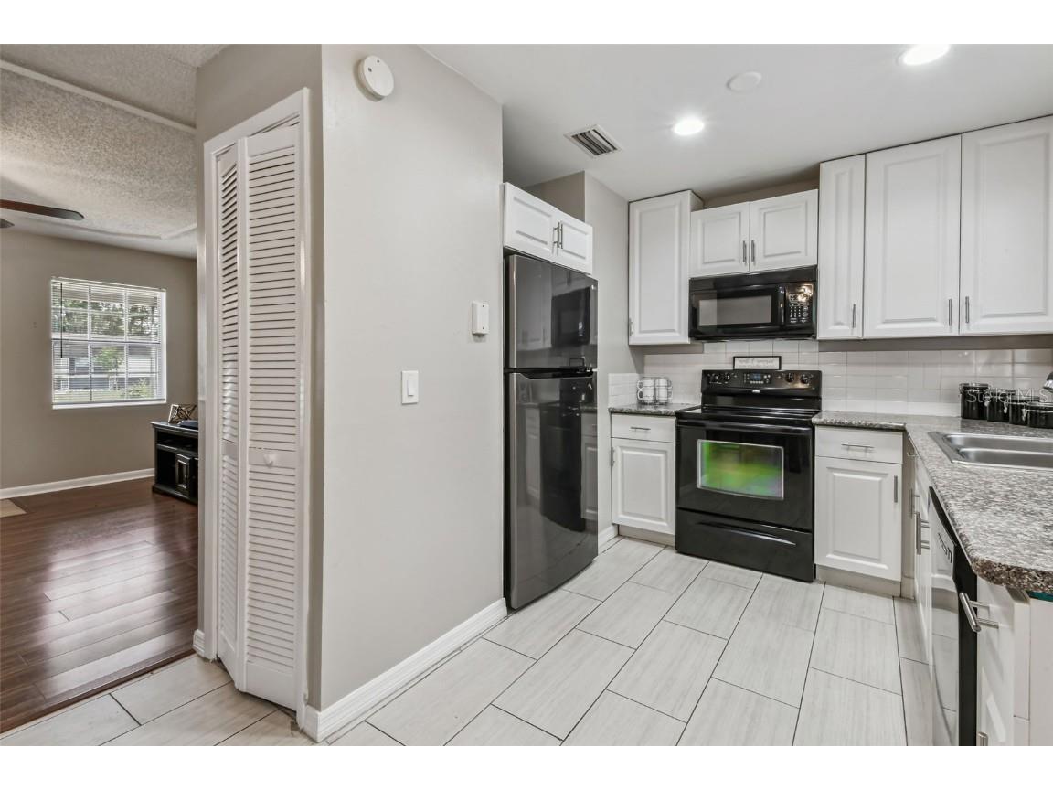 4419 Dolphin Drive Tampa FL 33617 TB8431716 image7