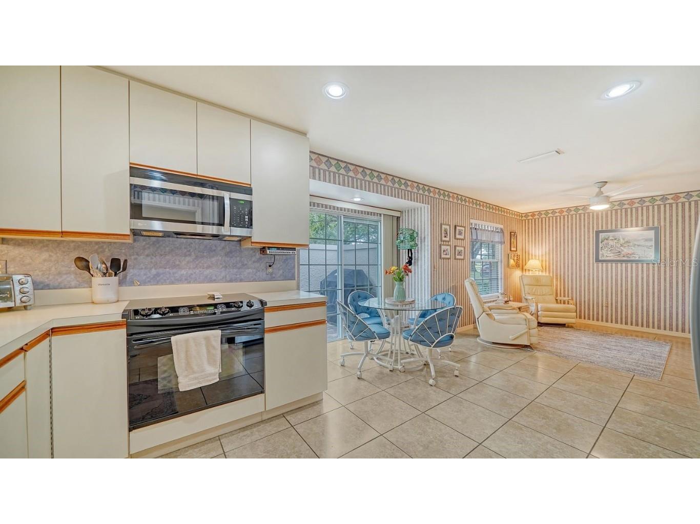 4419 Oakley Greene #19 Sarasota FL 34235 A4624532 image16