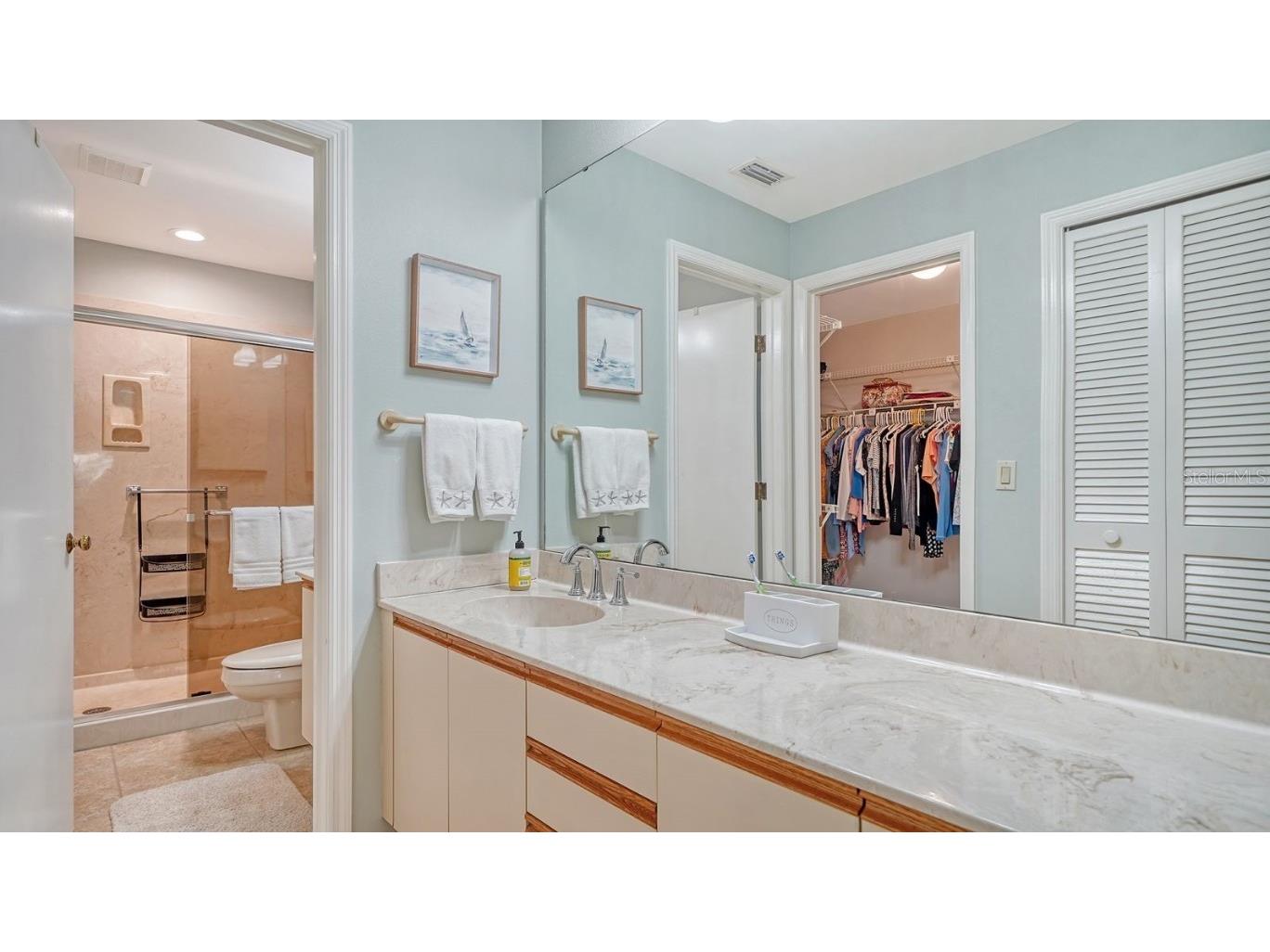 4419 Oakley Greene #19 Sarasota FL 34235 A4624532 image25