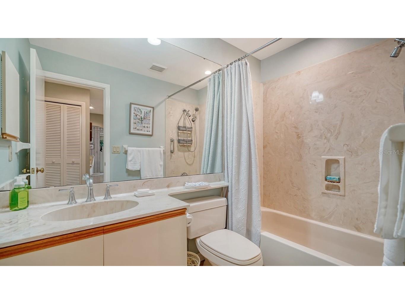 4419 Oakley Greene #19 Sarasota FL 34235 A4624532 image28