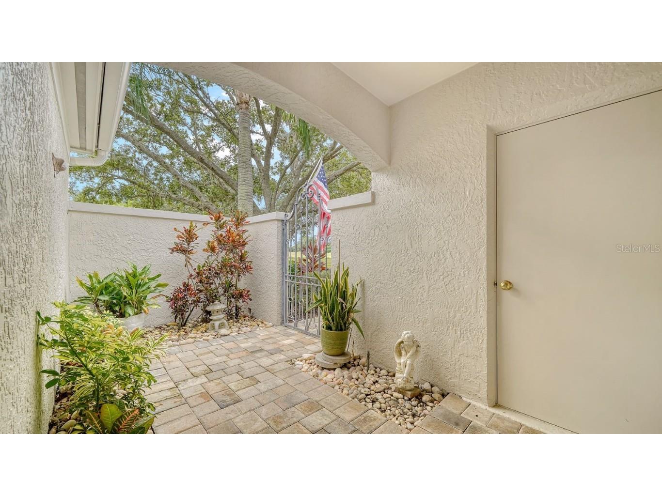 4419 Oakley Greene #19 Sarasota FL 34235 A4624532 image4