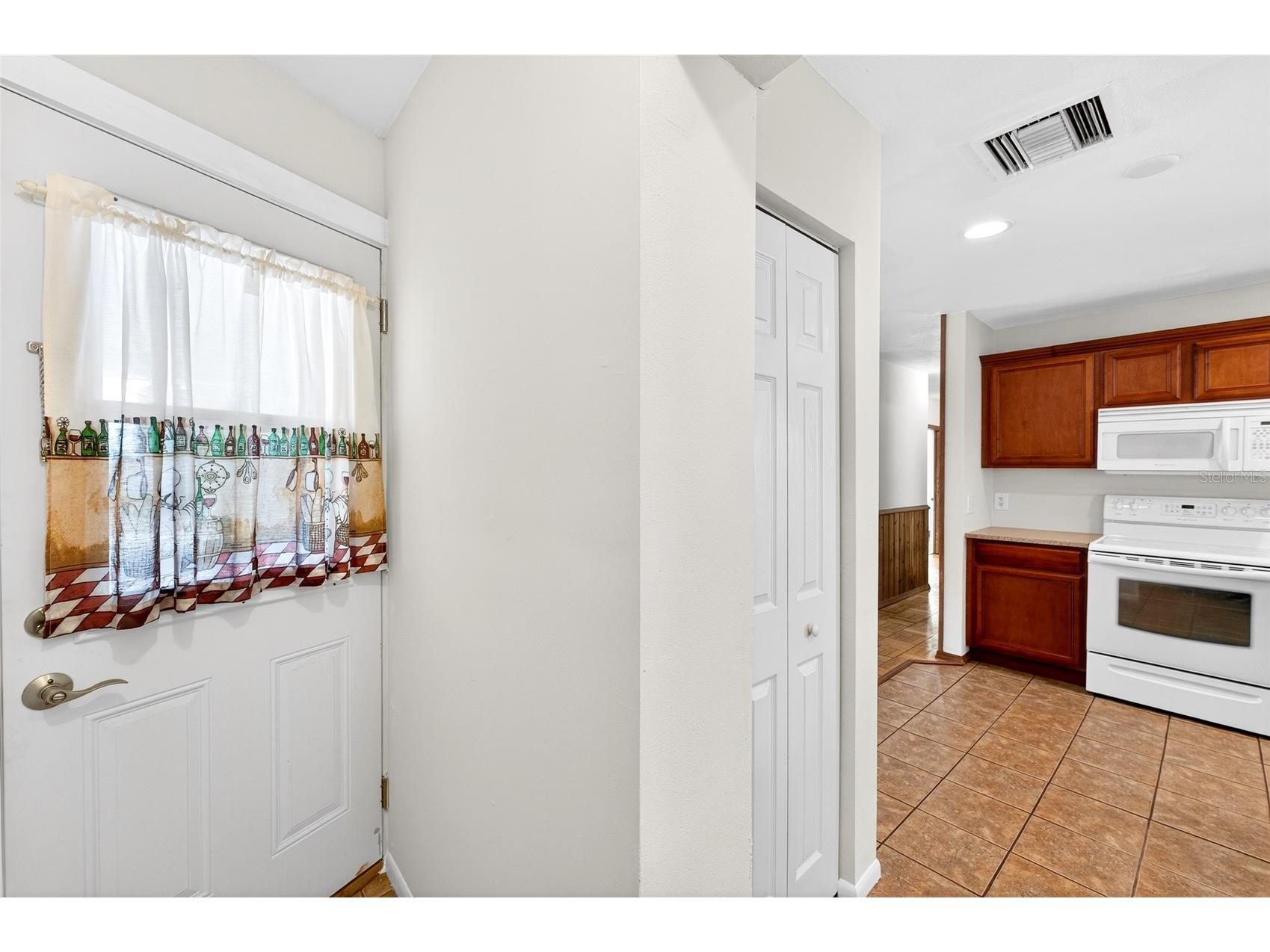 4419 W Iowa Avenue Tampa FL 33616 TB8483261 image8