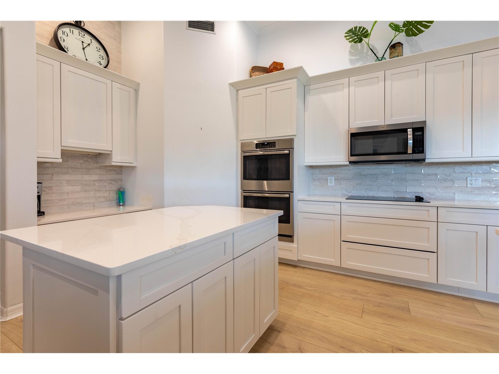442 Tremingham Way Venice FL 34293 A4681717 image24