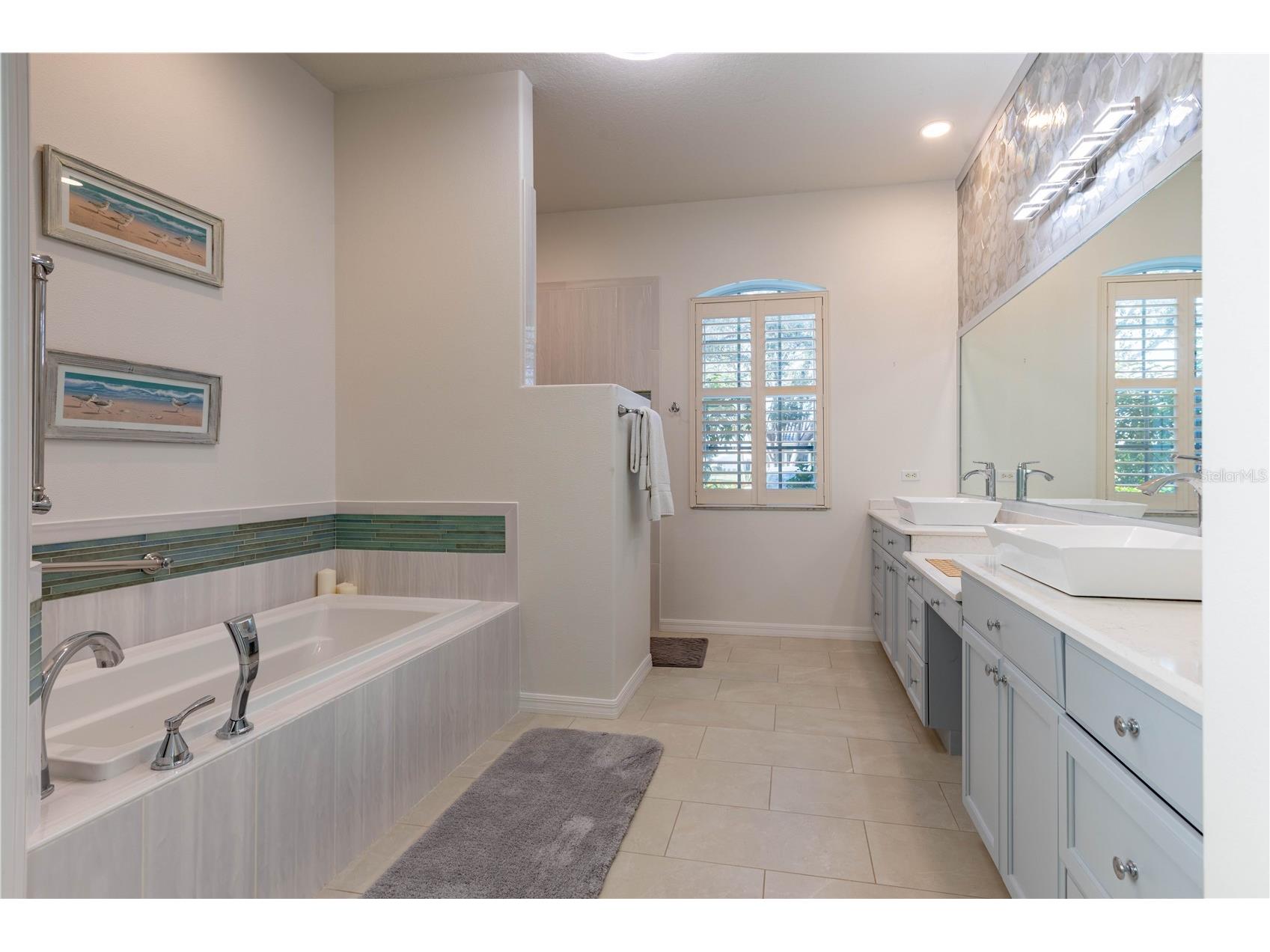 442 Tremingham Way Venice FL 34293 A4681717 image53