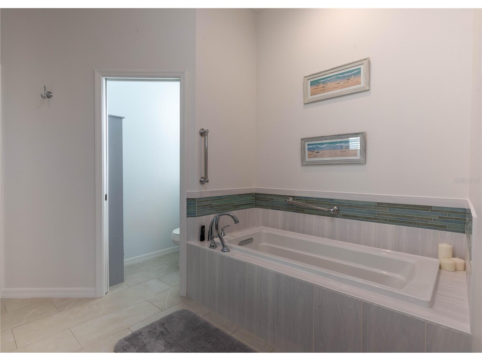 442 Tremingham Way Venice FL 34293 A4681717 image57