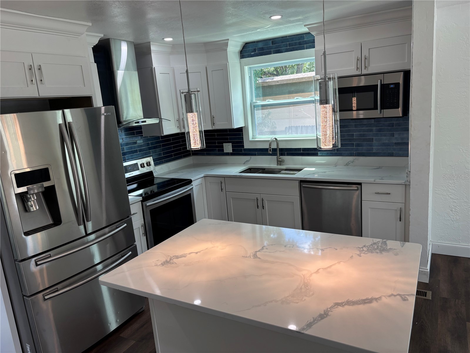 4420 6th Avenue S Saint Petersburg FL 33711 TB8524141 image2