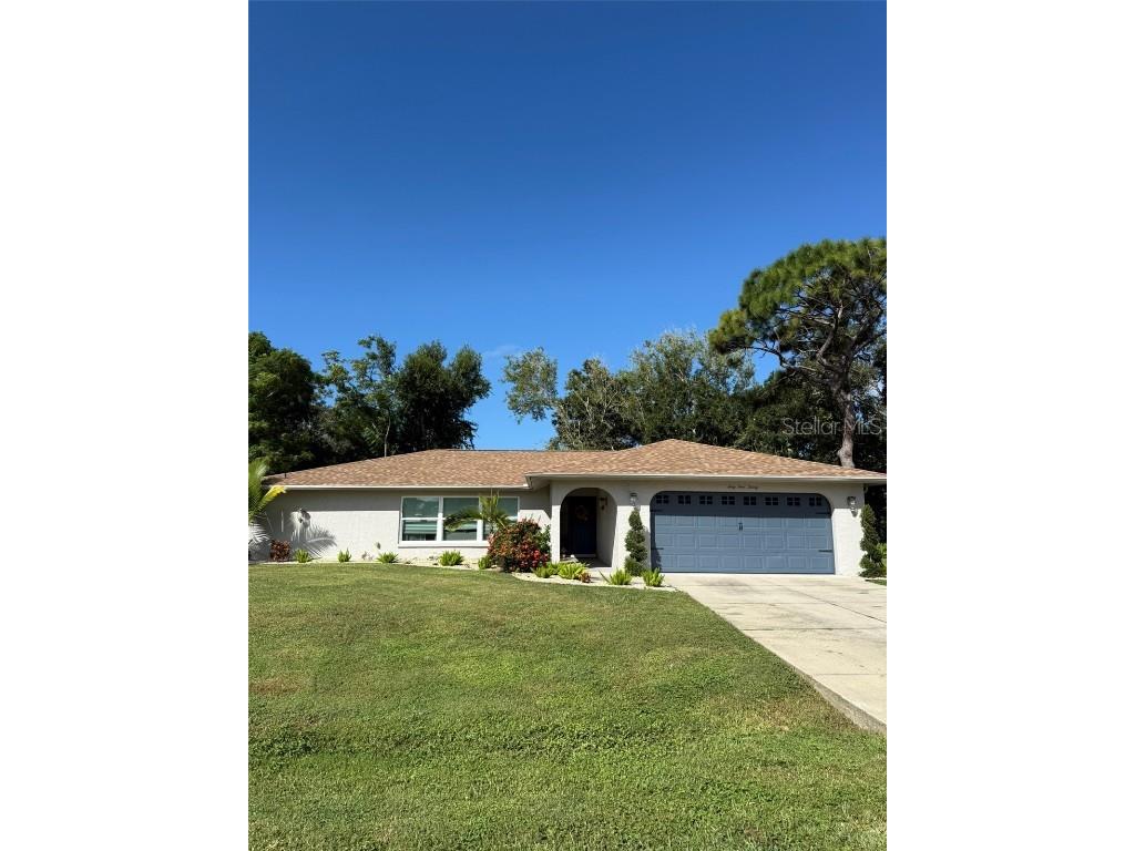 4420 Meadow Creek Circle Sarasota FL 34233 A4669555 image1