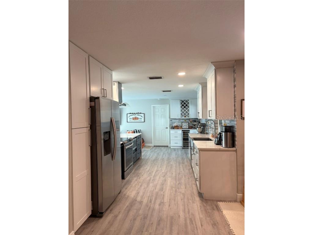 4420 Meadow Creek Circle Sarasota FL 34233 A4669555 image11