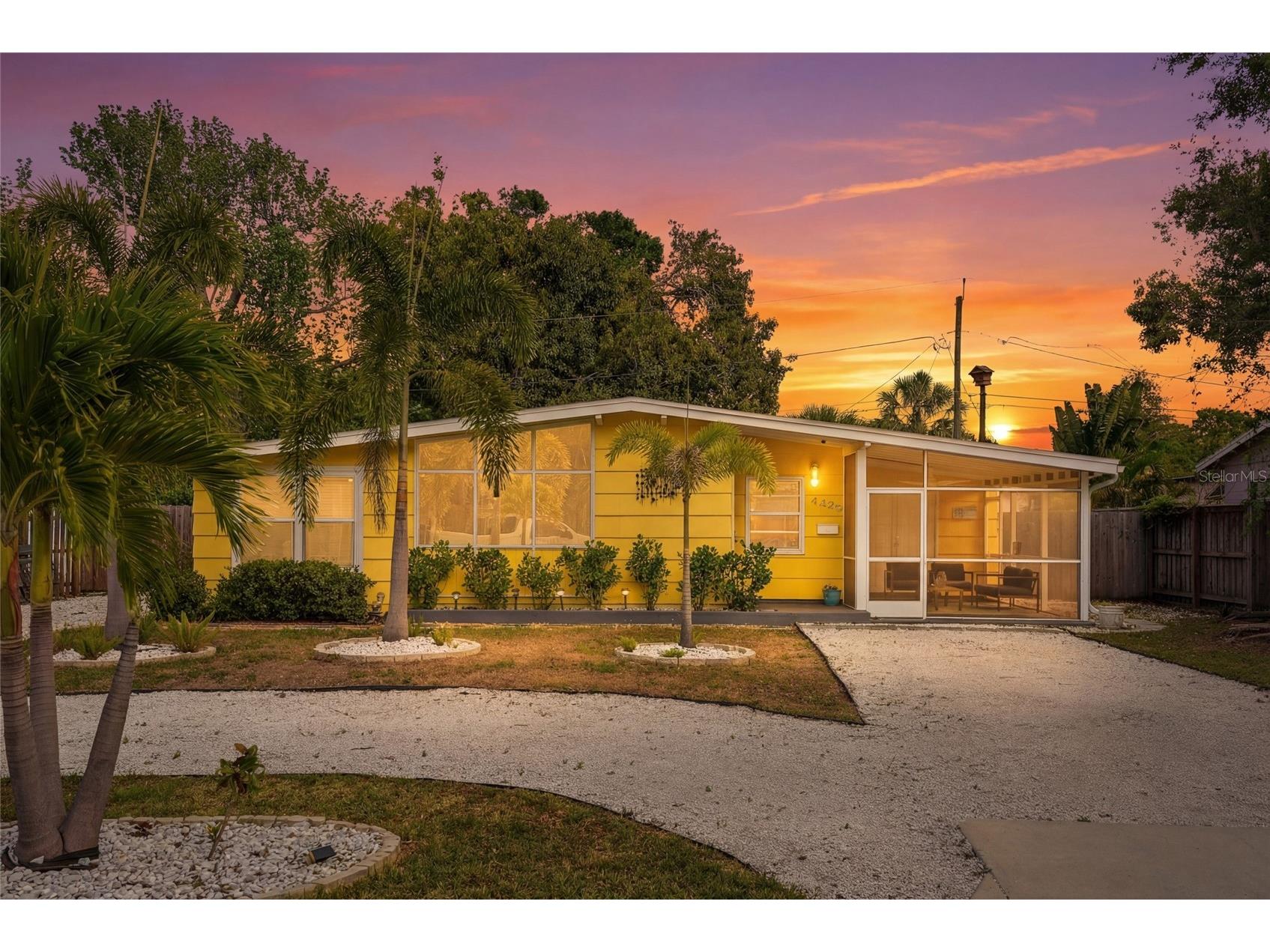 4420 Neptune Drive SE Saint Petersburg FL 33705 TB8492509 image1