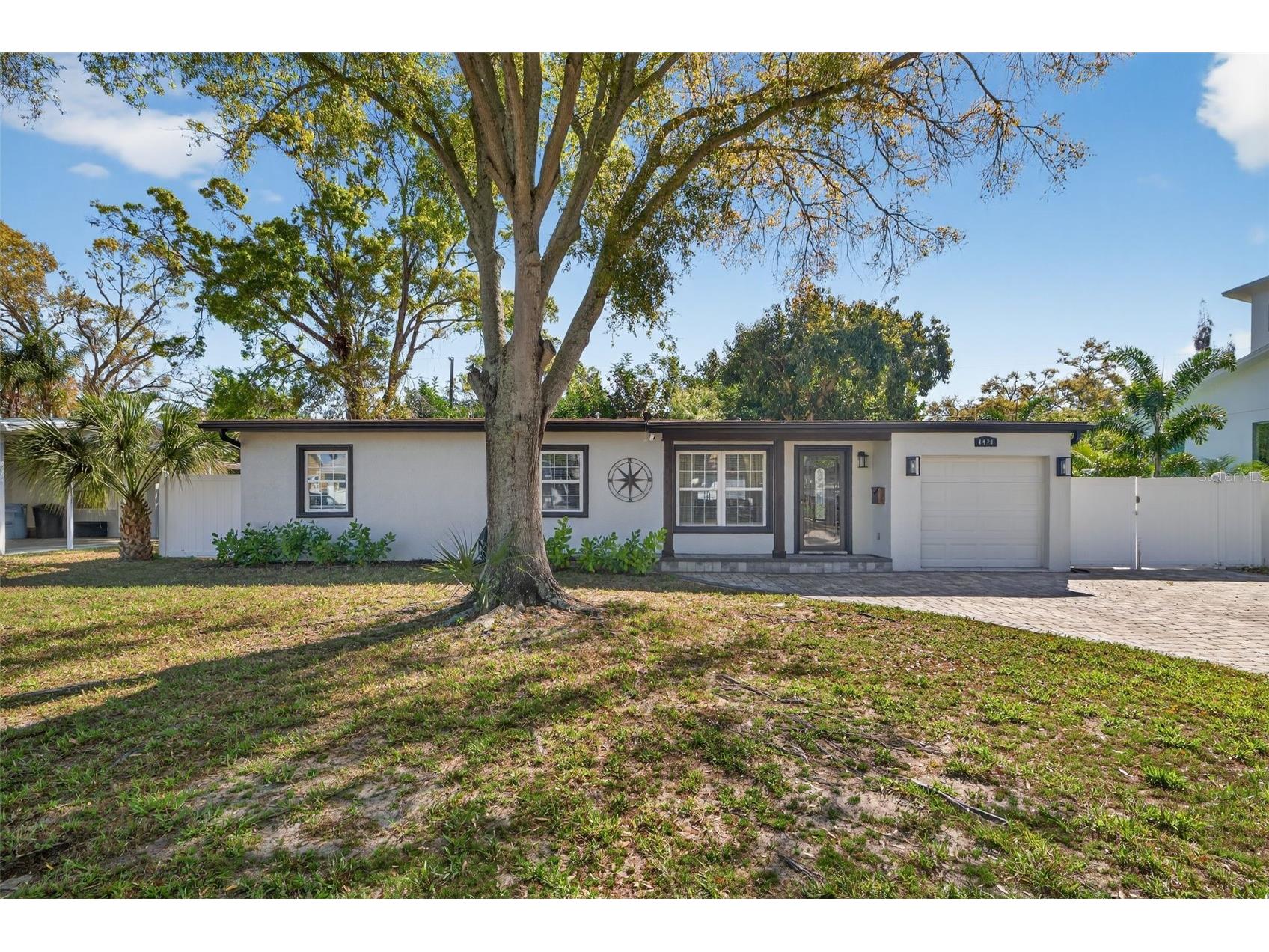 4420 Pompano Drive SE Saint Petersburg FL 33705 TB8486321 image1