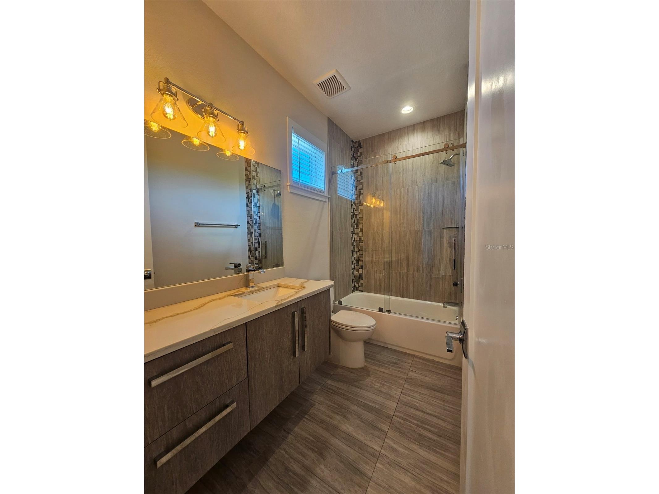 4421 W Richardson Avenue Tampa FL 33616 TB8440859 image23