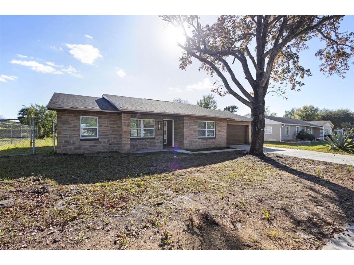 4422 Carousel Road Orlando FL 32808 O6166092 image1