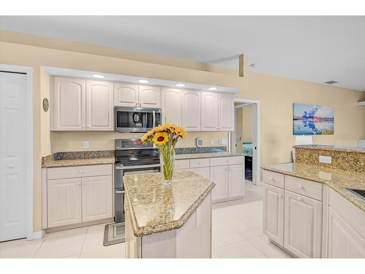 4422 Mcintosh Lake Avenue Sarasota FL 34233 A4686220 image14