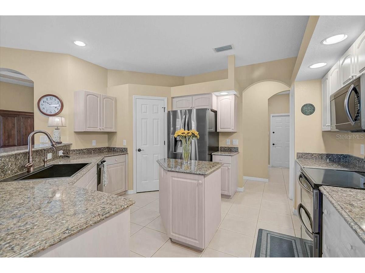 4422 Mcintosh Lake Avenue Sarasota FL 34233 A4686220 image15