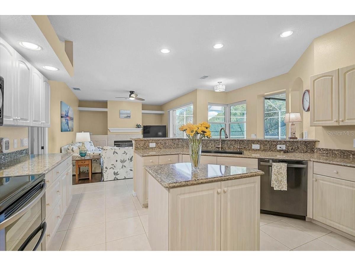 4422 Mcintosh Lake Avenue Sarasota FL 34233 A4686220 image17