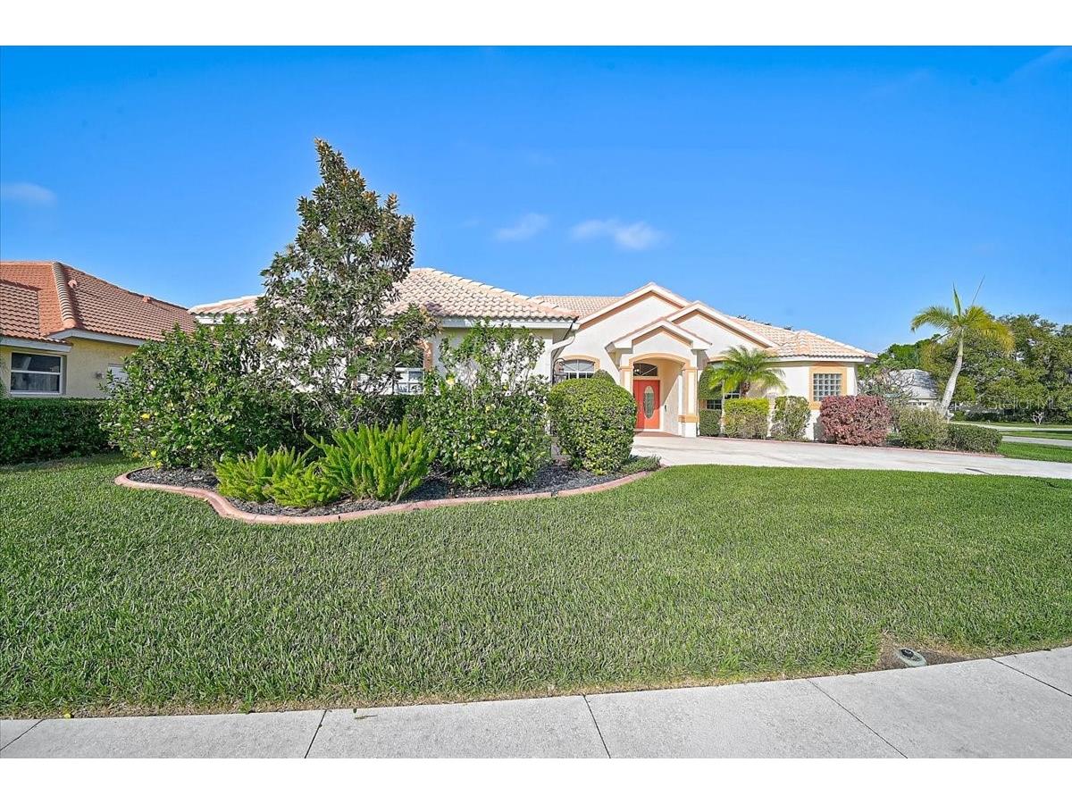 4422 Mcintosh Lake Avenue Sarasota FL 34233 A4686220 image2