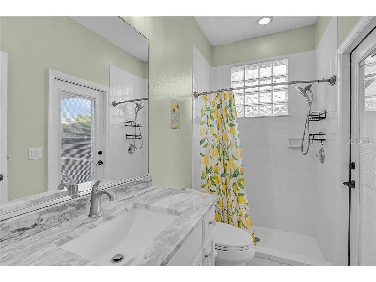 4422 Mcintosh Lake Avenue Sarasota FL 34233 A4686220 image29