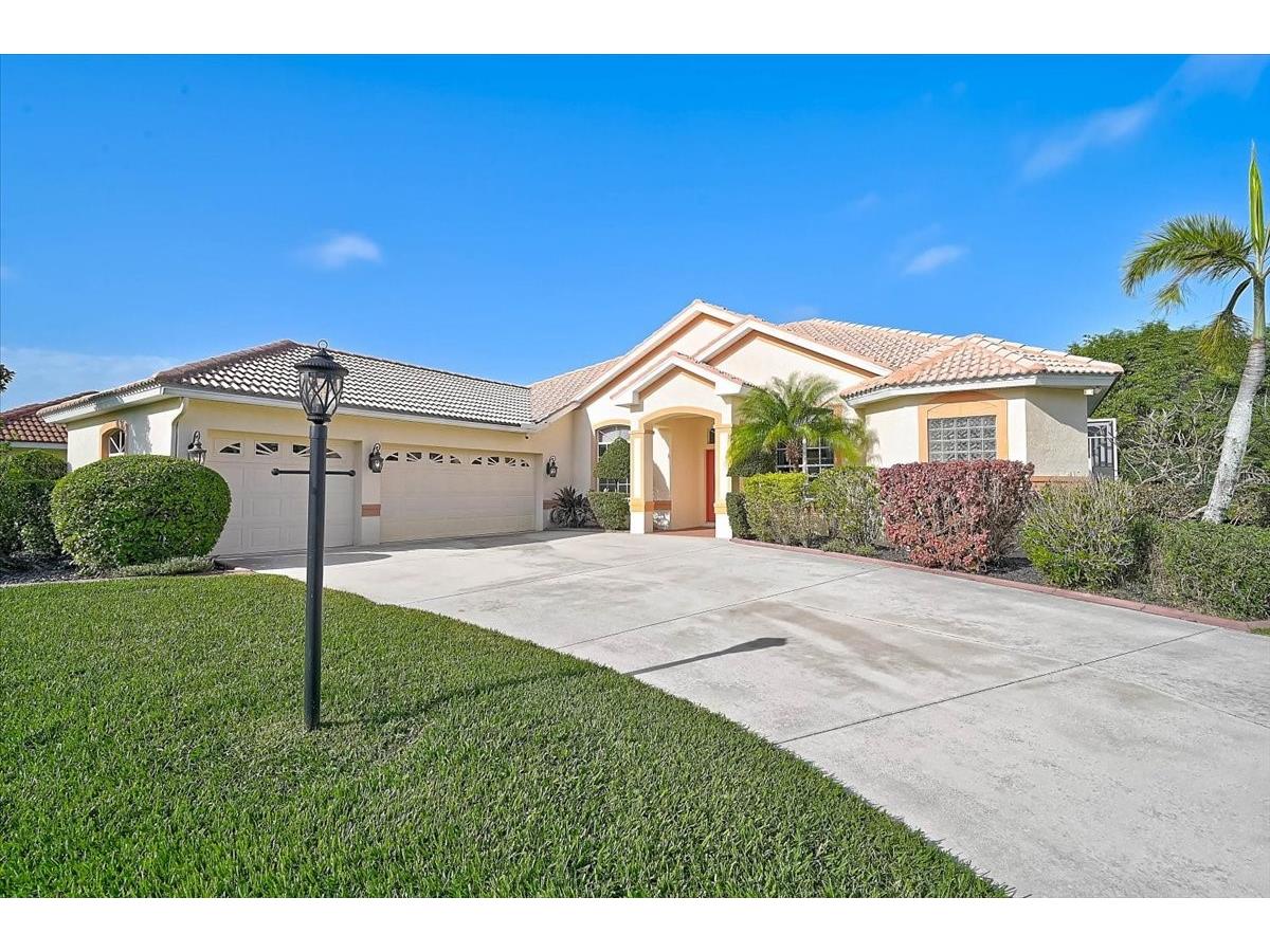 4422 Mcintosh Lake Avenue Sarasota FL 34233 A4686220 image3