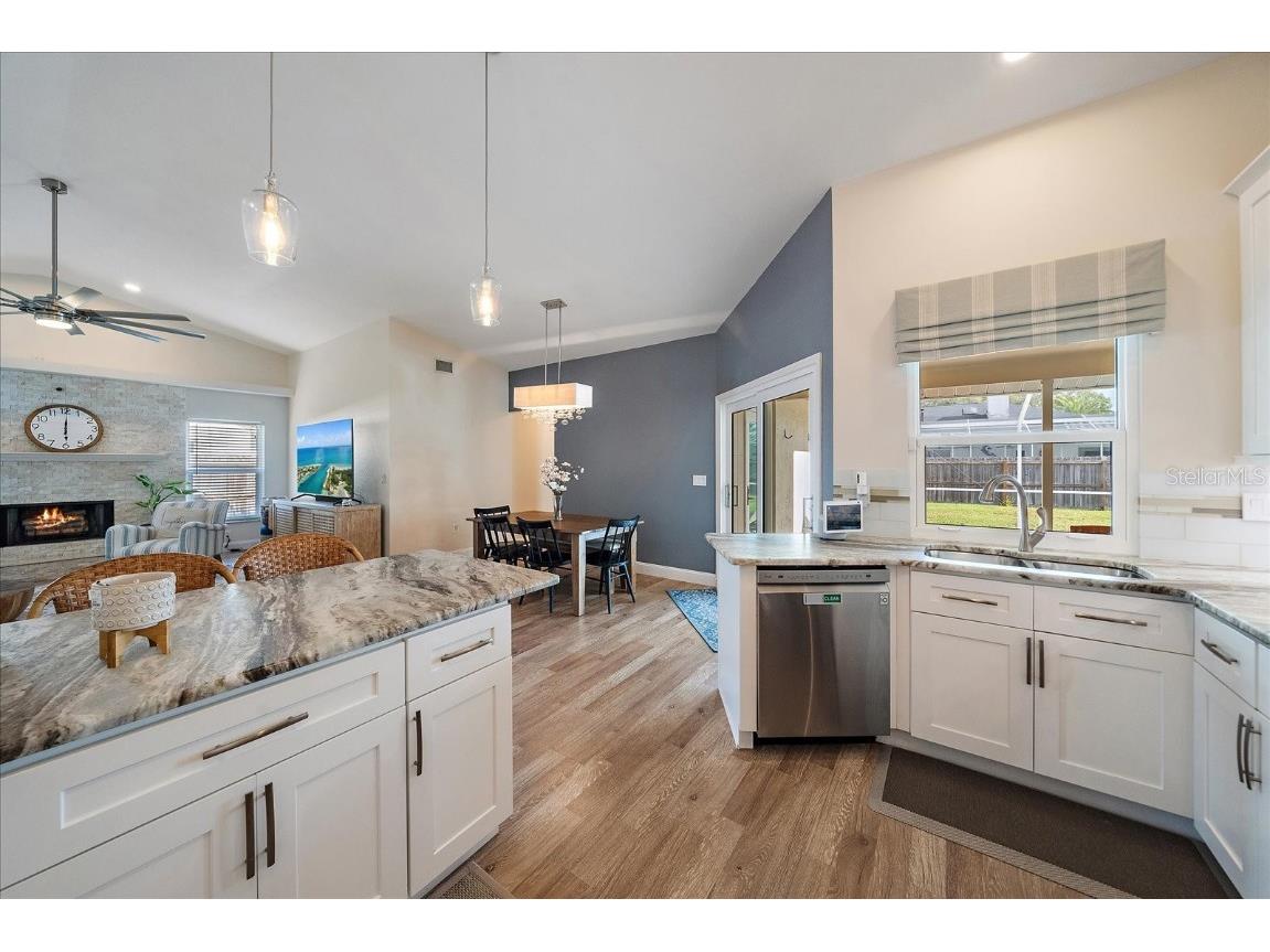 4424 Diamond Circle W Sarasota FL 34233 A4675437 image10